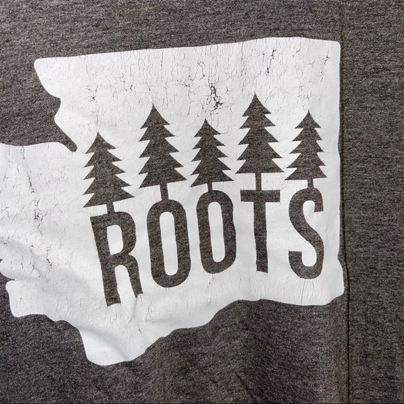 >>>Men’s graphic t-shirt with trees Roots brown white spell out - Picture 2 of 8